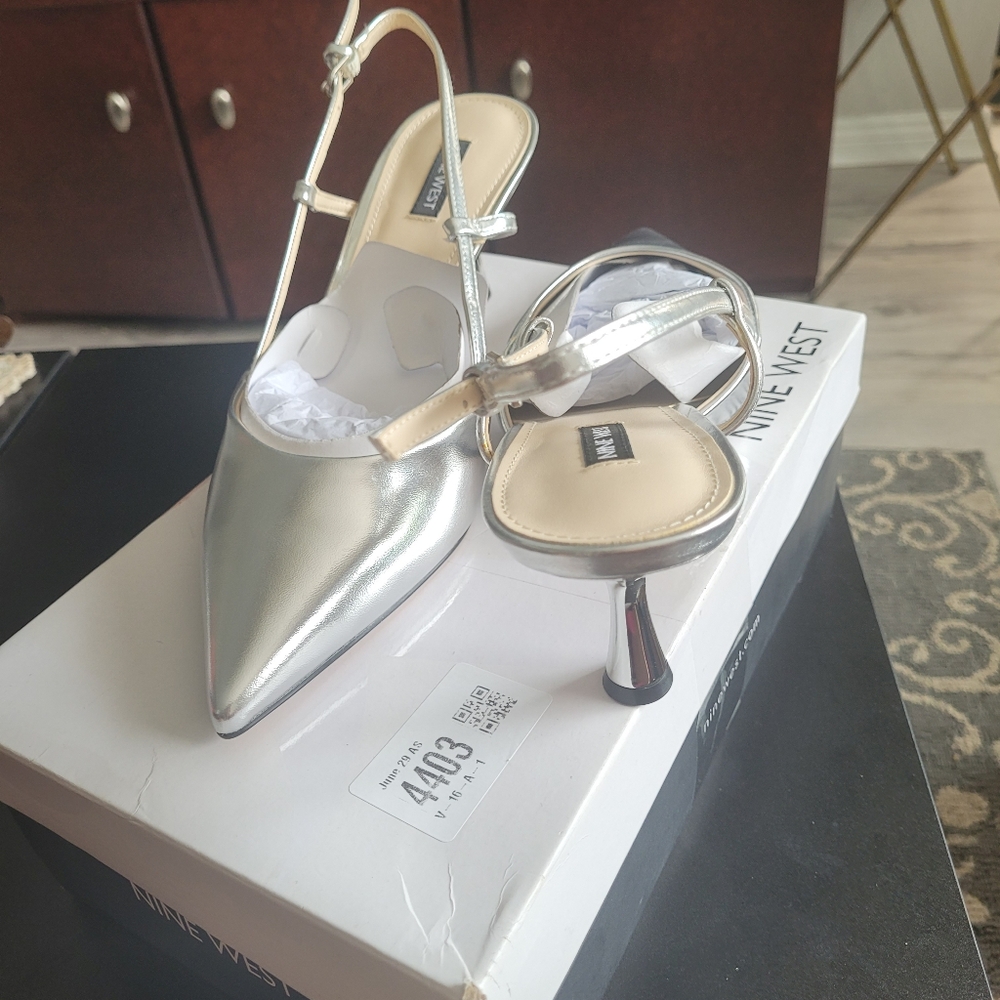 Nine West Silver Heels Sophisticated Style - Picture 3 of 9